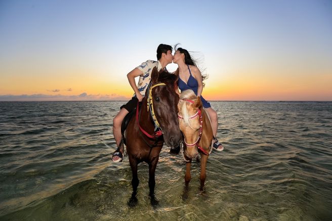 Gili Island Trendy Snap Tour with a Bali-Based Professional Photographer