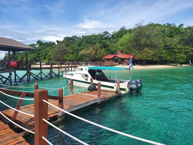 Kota Kinabalu Sapi Island Hopping Tour Package (Snorkeling, Marine Activities, Pickup/Send-off)