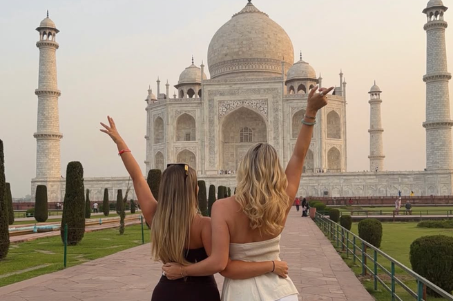 Private Sunrise Taj Mahal Tour from Delhi with Agra Highlights