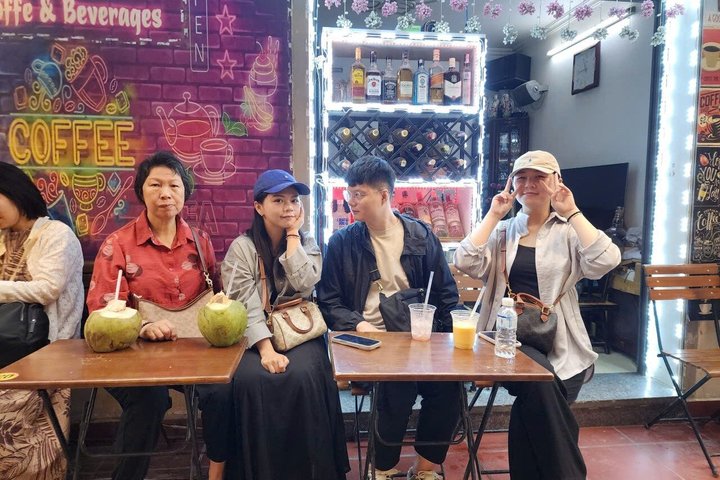 하노이 골목 탐방 전동 스쿠터 투어 (가이드, 운전 기사, 길거리 음식 포함)