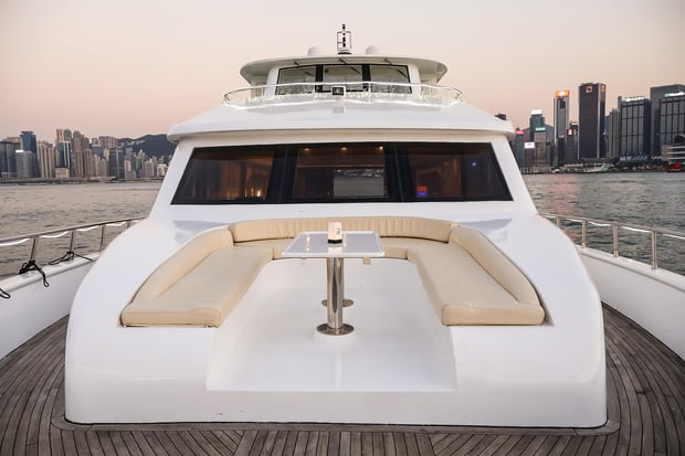 Hong Kong Victoria Harbour & Symphony of Lights Yacht Cruise (Free Drinks)