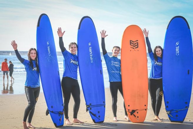 Porto Matosinhos Beach Surf Lesson (Equipment Included)