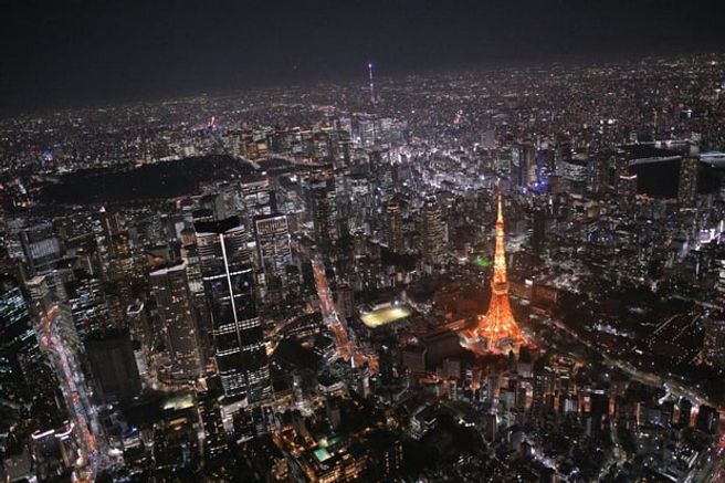 Tokyo Skytree & Tokyo Tower Helicopter Tour (30-Minute Private Flight)
