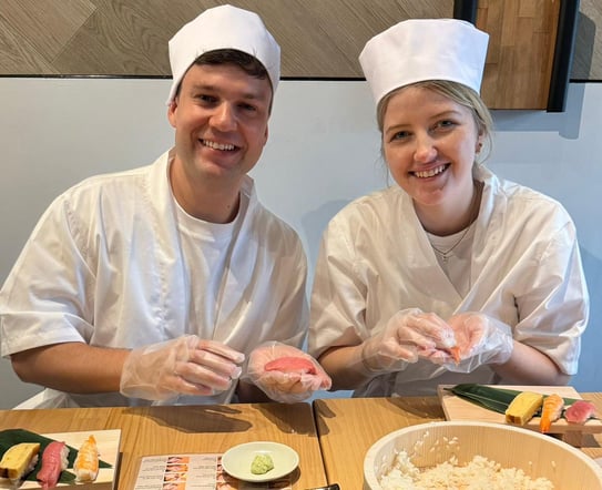 Osaka Dotonbori Sushi Making Class - Nigiri & Gunkan Sushi (12 pieces)