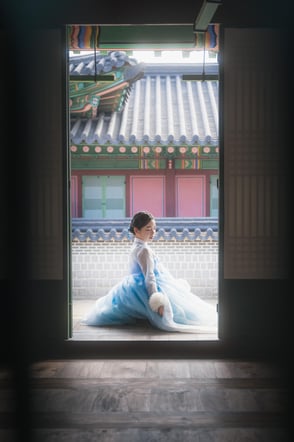 Professional Hanbok Photo Shoot at Gyeongbokgung Palace, Seoul (Korean Photographer & Edited Photos Provided)