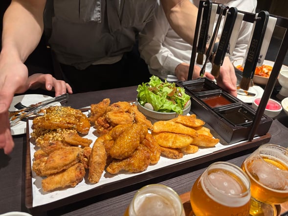 서울 이태원 프라이드 치킨의 세계로 빠져보세요 - 교촌 체험