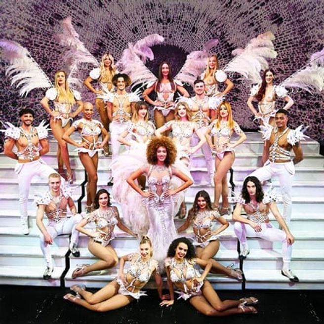 Paradis Latin Cabaret Dinner Show Ticket in Paris (3-Course Dinner & Champagne)