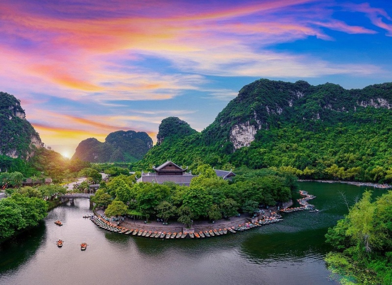 Hanoi Ninh Binh Must-See Highlights & Ha Long Bay 5-Star Luxury Cruise 1 Night 2 Days Tour