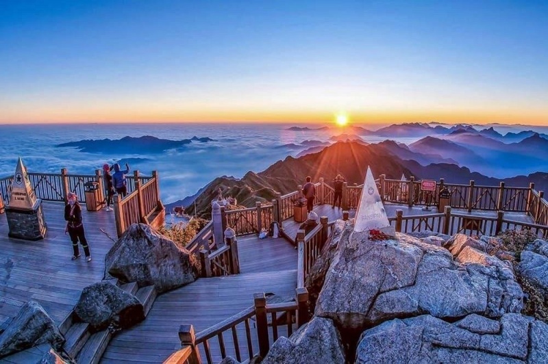 Sapa 2-Day Tour: Fansipan Cable Car & Cat Cat Village