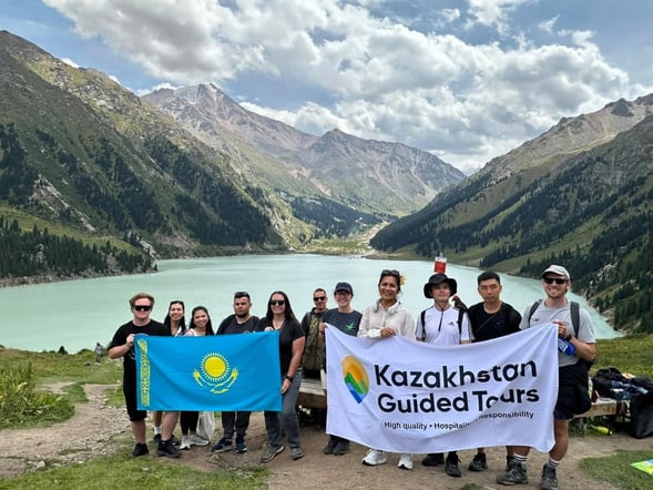 Big Almaty Lake Tour (Optional: Horse Riding or Almarasan Gorge & Falconry Experience)