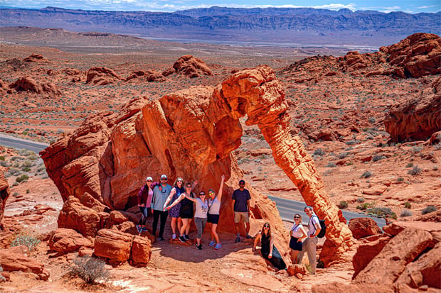 [Small Group] Las Vegas Departure: Valley of Fire State Park Day Tour (Lunch Included)