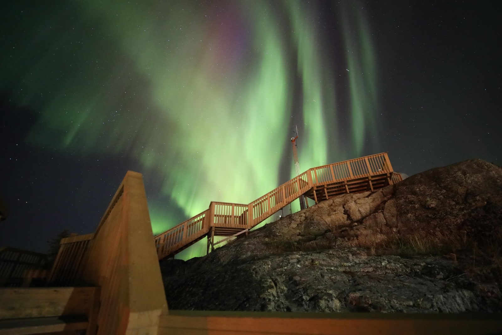 Yellowknife Aurora Hunting Small Group Tour - Hotel Pickup & Photo Support