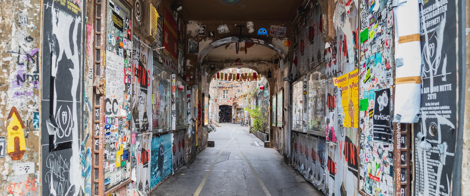 Berlin Mitte Hidden Gems Walking Tour - Hackesche Höfe & Haus Schwarzenberg