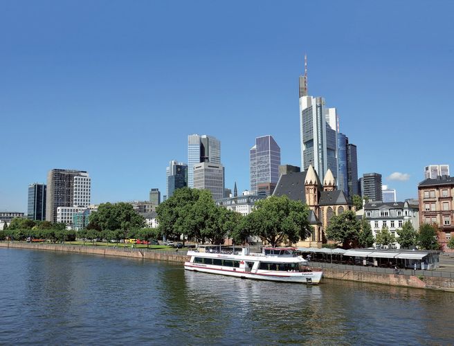 Frankfurt Main River Panorama Boat Cruise (1 Hour) - Audio Commentary Included