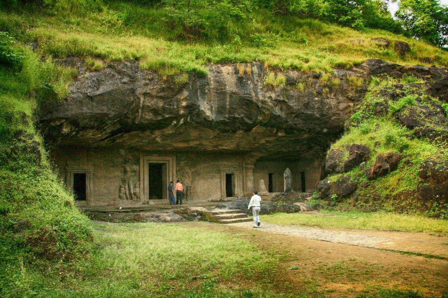 Mumbai Elephanta Caves Half-Day Guided Tour - Ferry & Entrance Fees Included