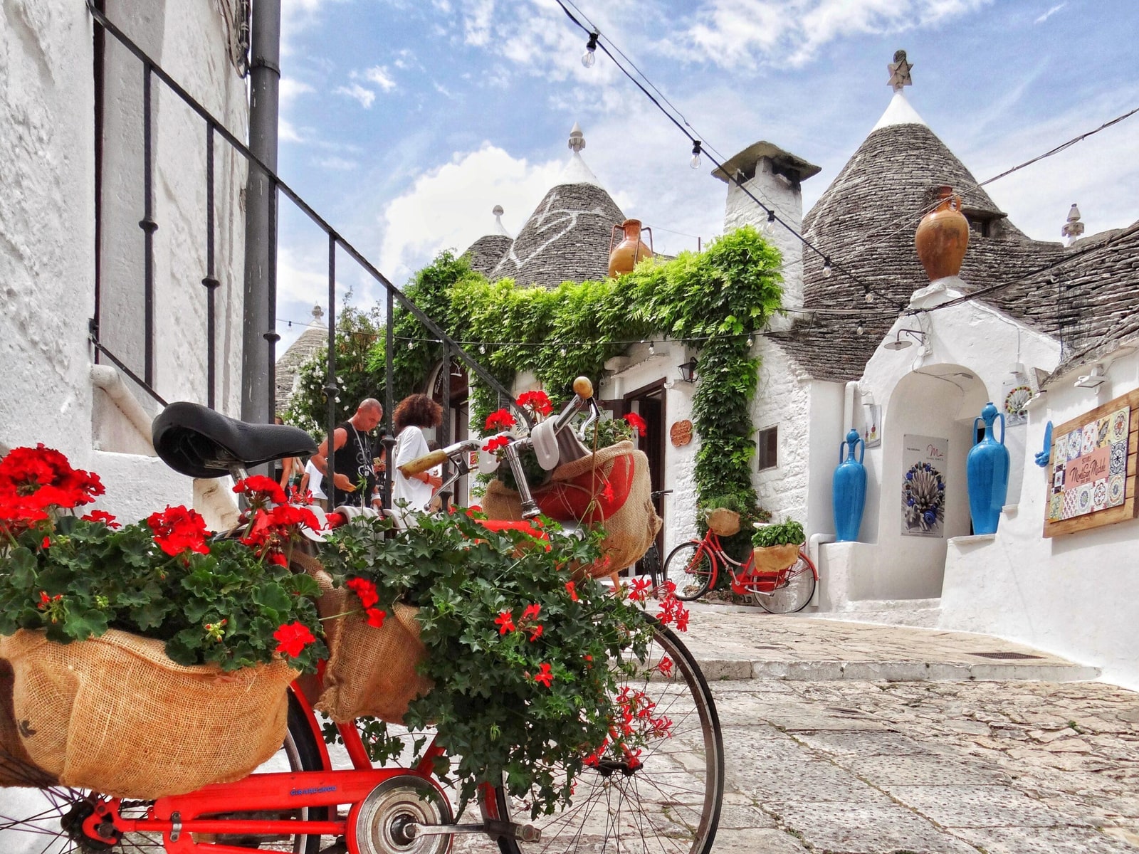 Bari Departure: Alberobello & Matera UNESCO Day Bus Tour