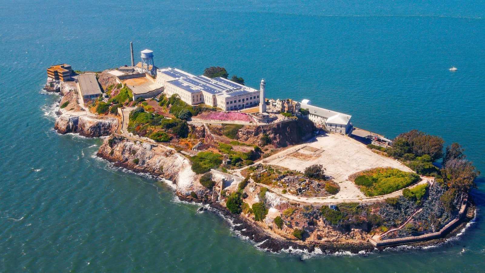 San Francisco: Muir Woods, Sausalito & Alcatraz Day Tour with Tickets