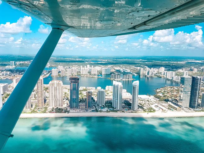 Miami South Beach Small Plane Tour - 40-Minute Private Cessna 172 Flight with Drinks