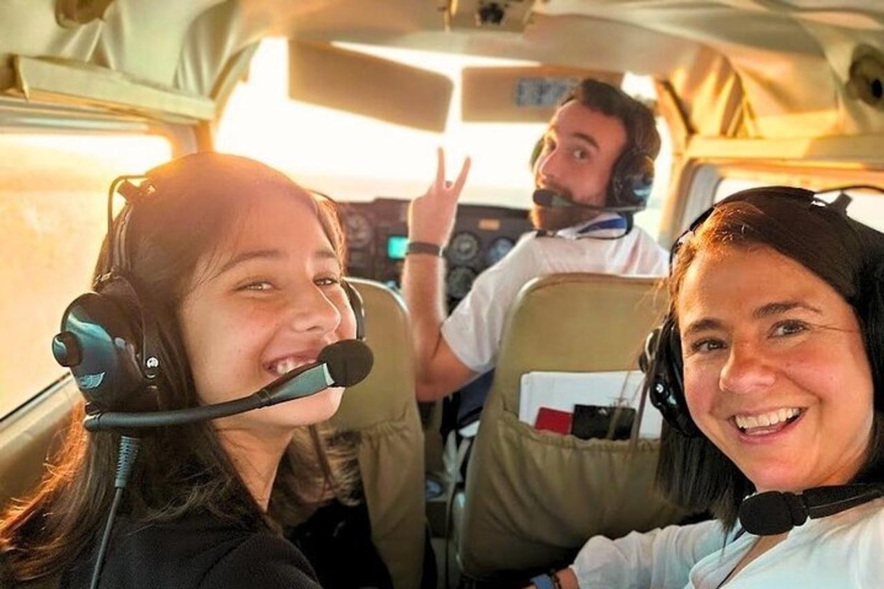 Miami Downtown Airplane Tour - 30-Minute Private Cessna 172 Flight with Soft Drinks