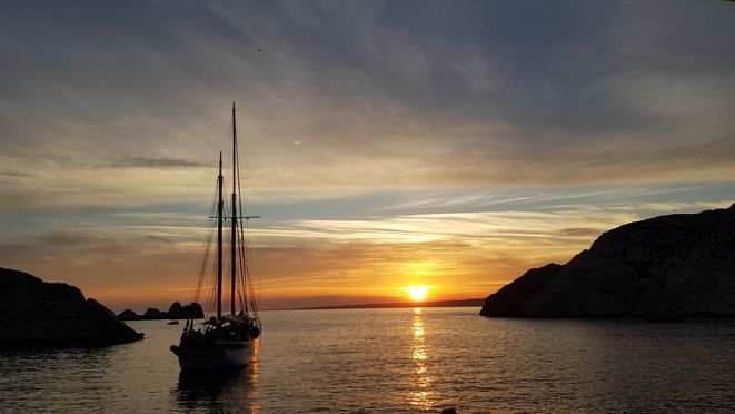 Marseille Sunset Sailing Cruise - Frioul Archipelago Swim & Onboard Dinner