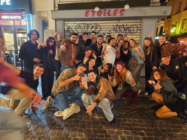 Paris Pub Crawl Night Tour - 3 to 4 Bars & Skip-the-line Nightclub Entry (Free Shots Included)