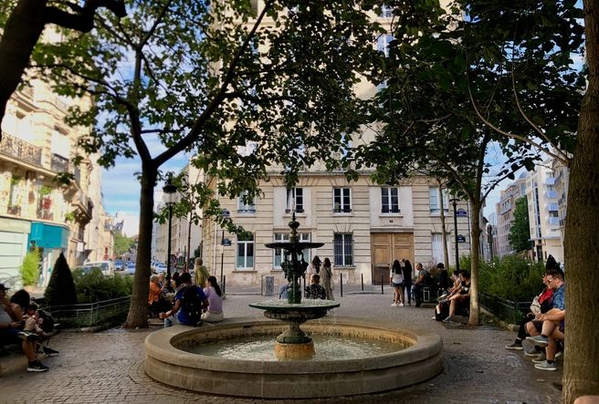 Paris "Emily in Paris" Filming Locations Walking Tour - German Guide