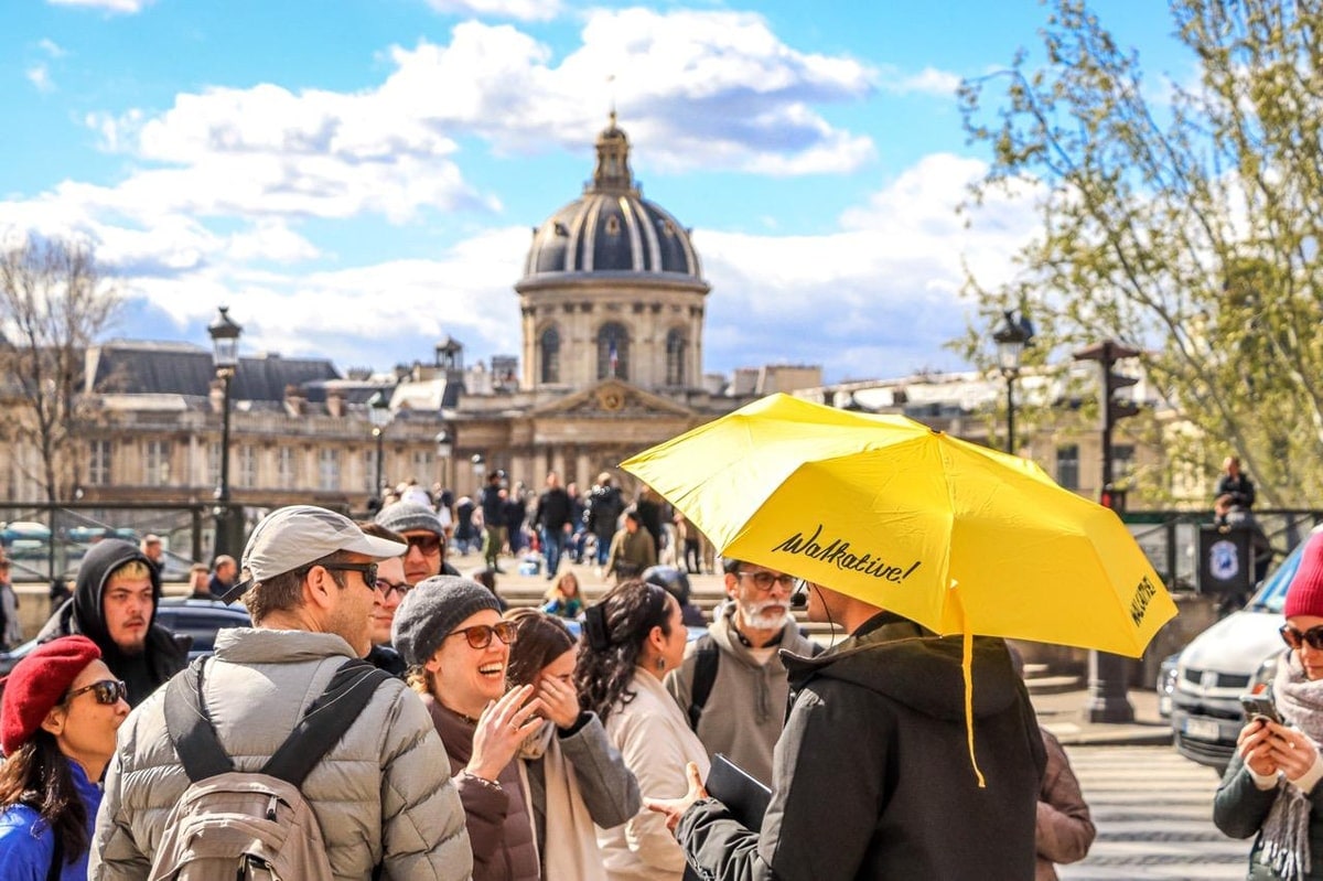 Paris History Walking Tour - Notre-Dame, Louvre & Tuileries Garden (English Guide)