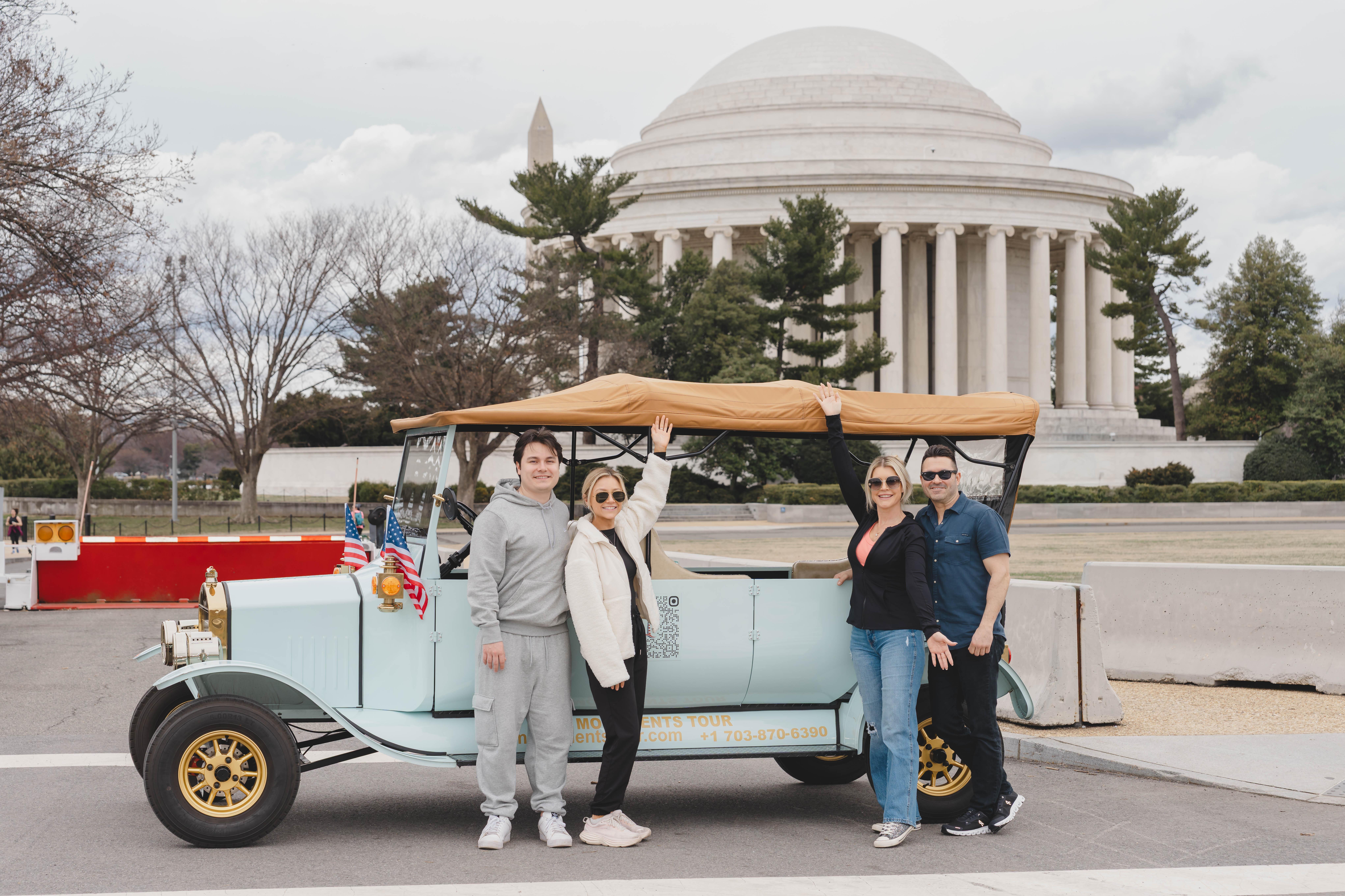 Washington D.C. Vintage Classic Car Monuments Tour - Day or Night