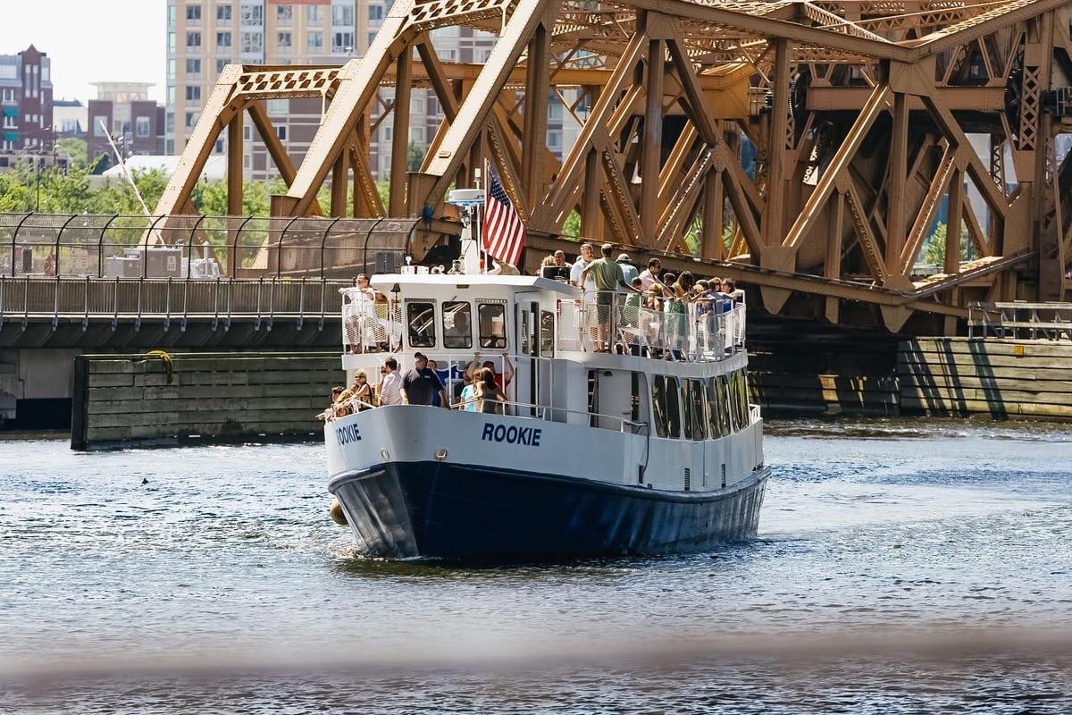 Boston Harbor Historical Sightseeing Cruise