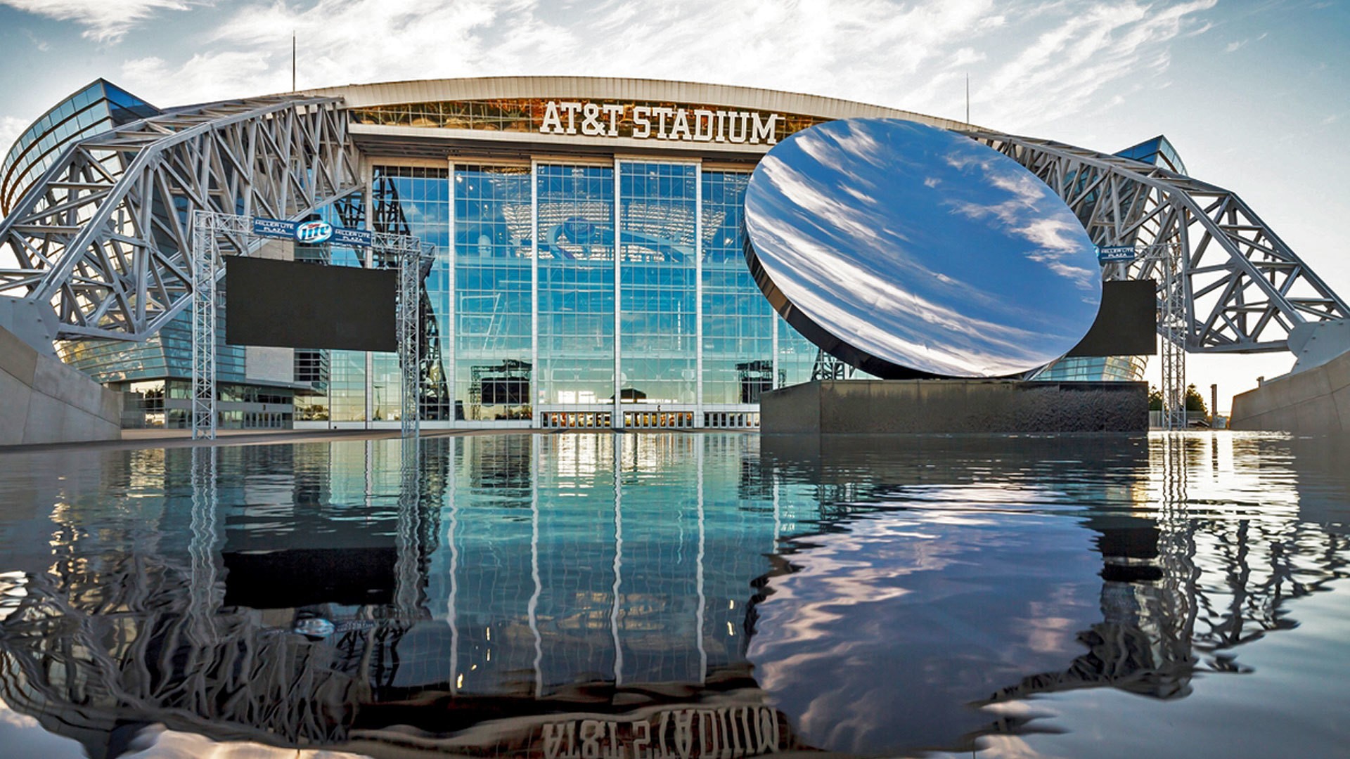 Dallas Cowboys AT&T Stadium VIP Tour - With City Sightseeing