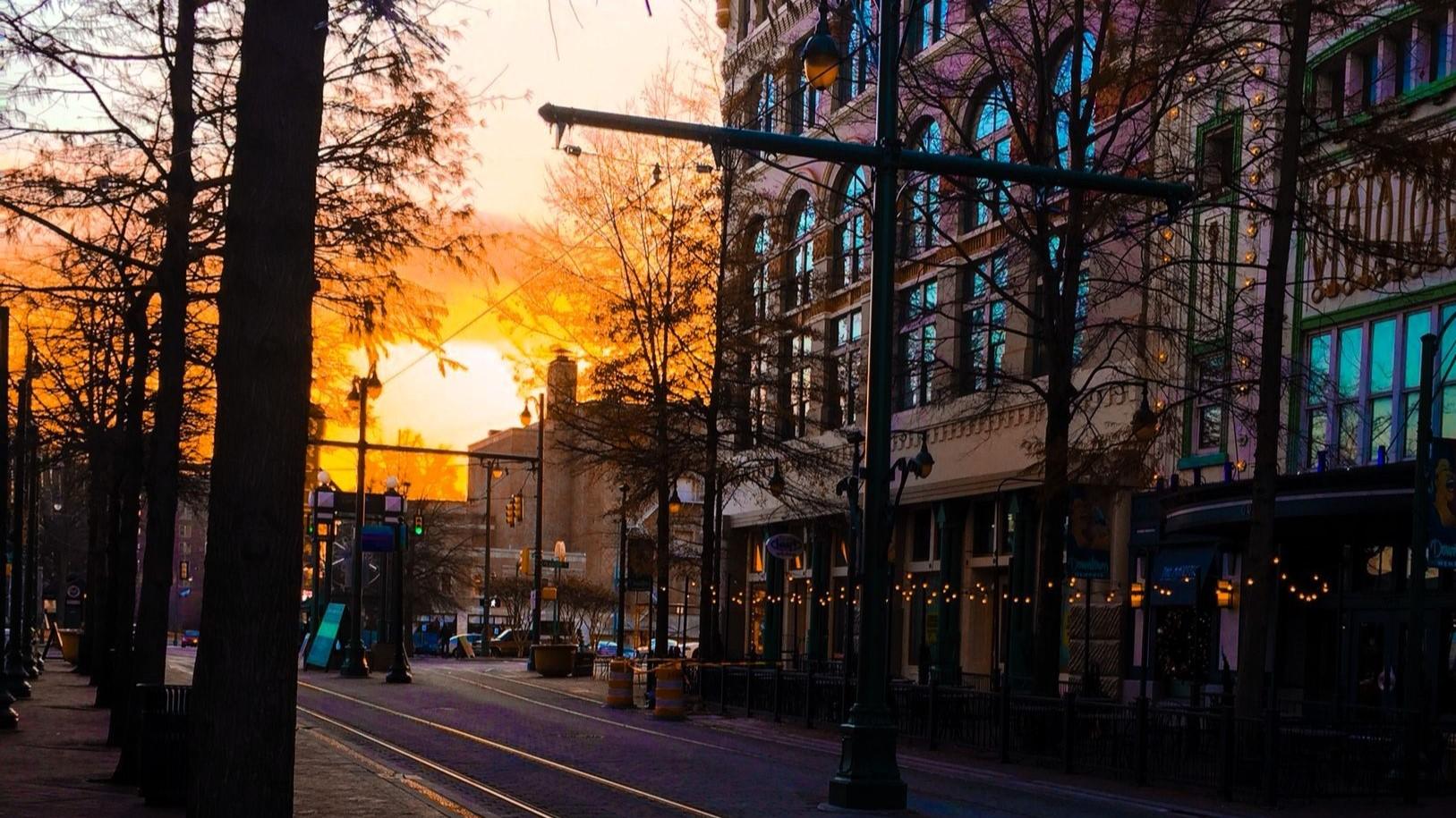 Memphis True Crime History Bus Tour - With a Themed Cocktail