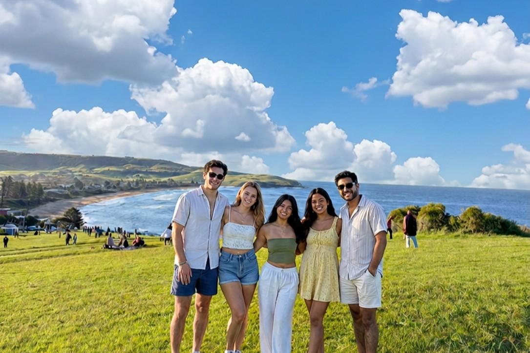 From Sydney: Kiama Blowhole & Wollongong Coast Day Tour - Wildlife Park Entry Included