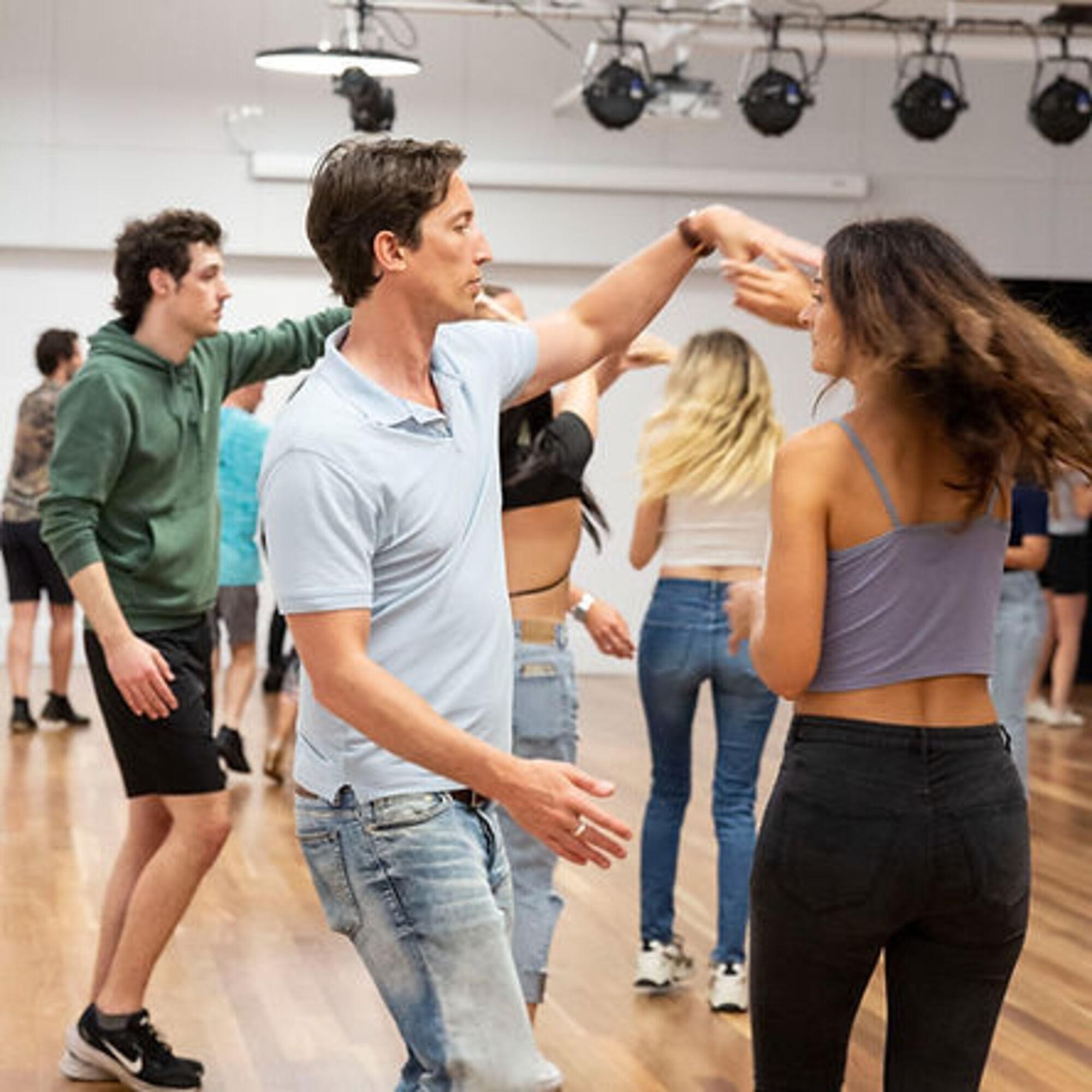 Sydney Bondi Salsa & Bachata Dance Class