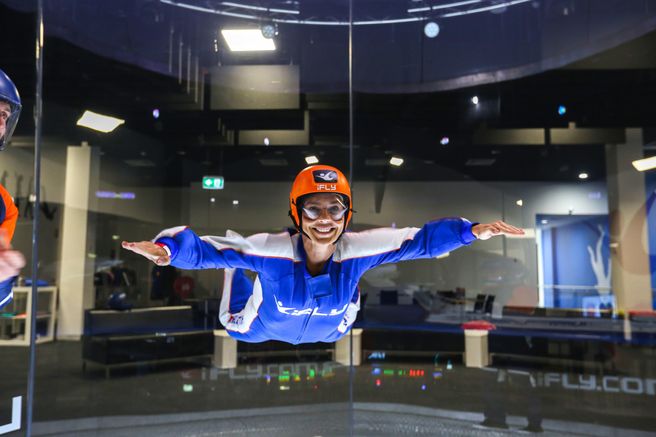シドニー iFLYダウンアンダー インドアスカイダイビング体験