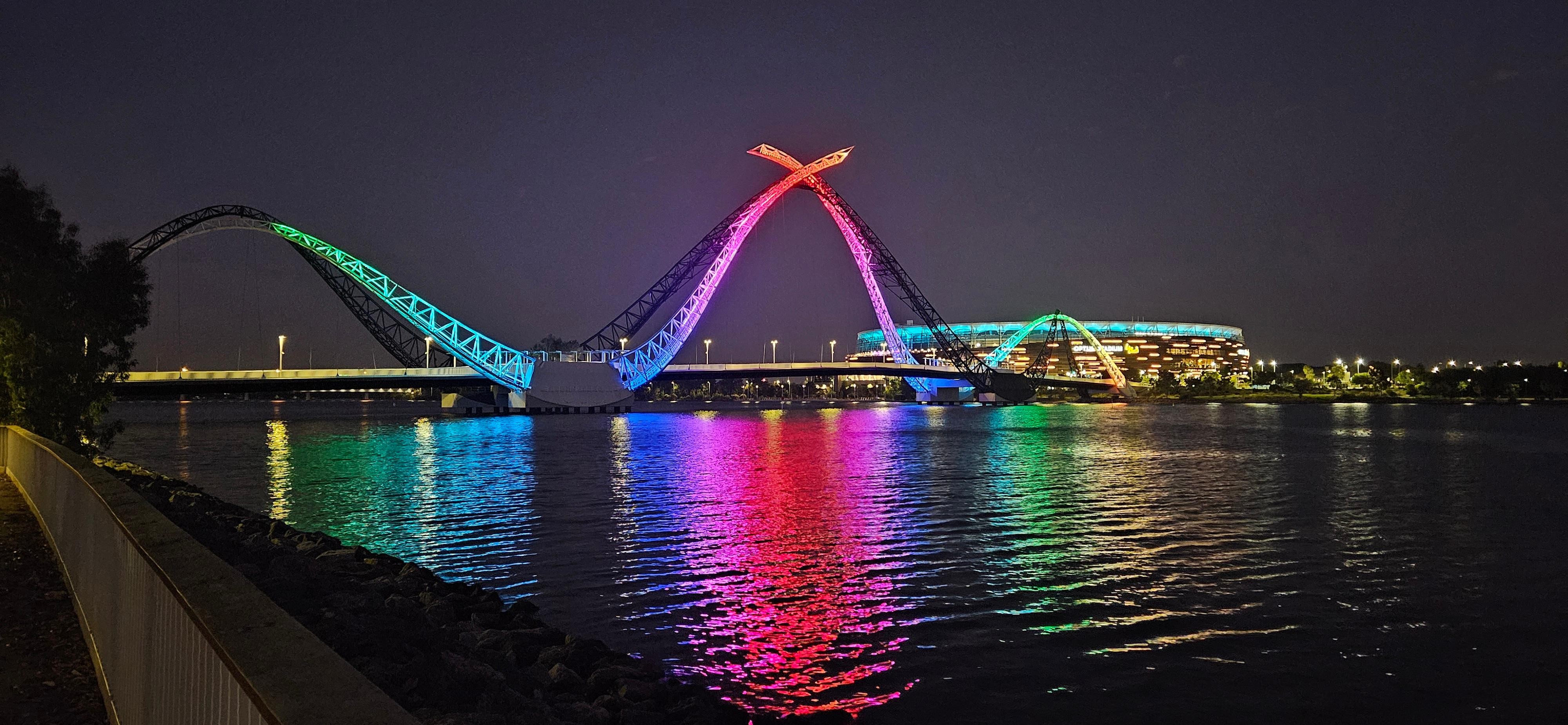 パース シティ・オブ・ライツ夜景バスツアー - ホテル送迎