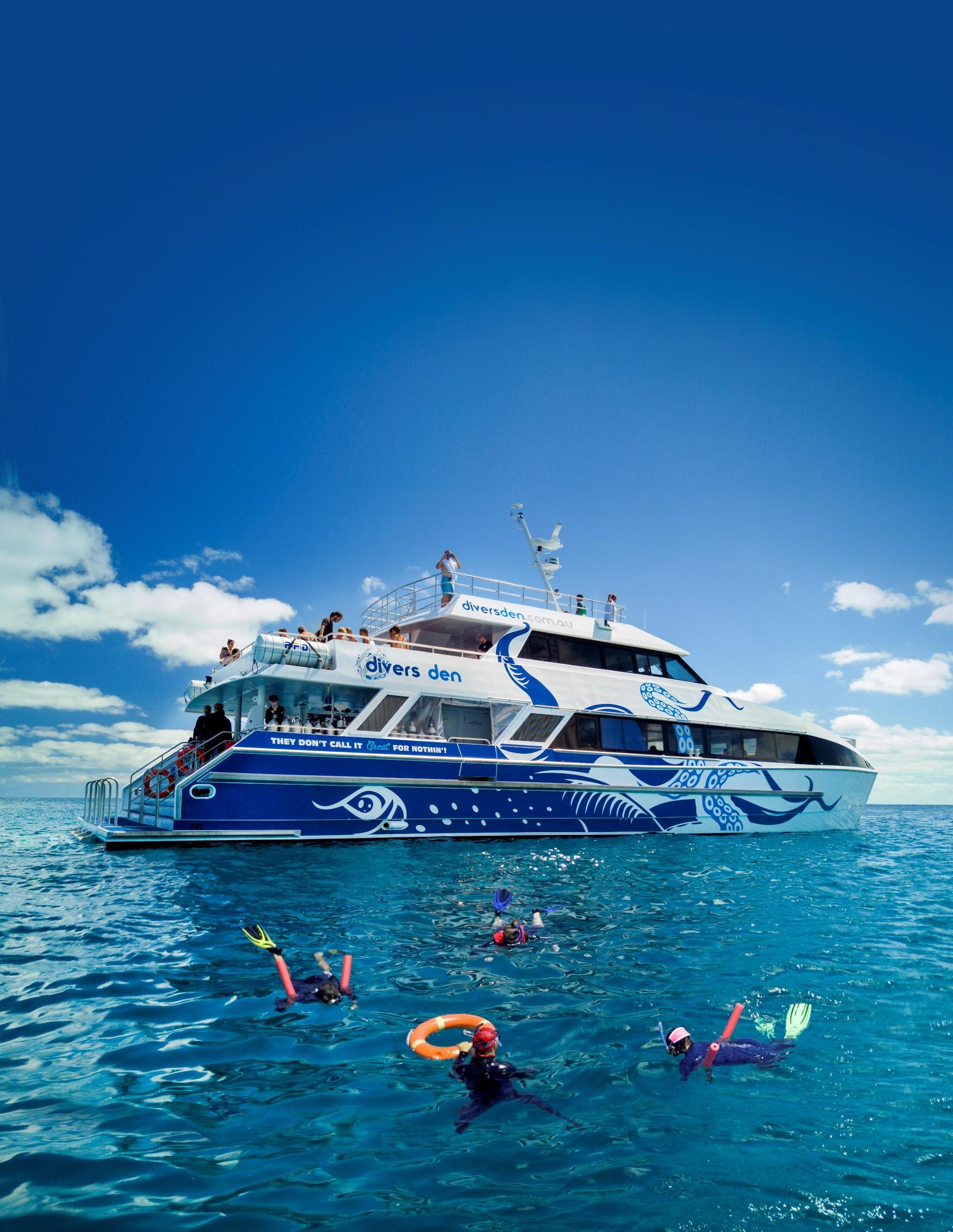 Cairns AquaQuest Outer Reef Snorkeling and Diving Day Trip