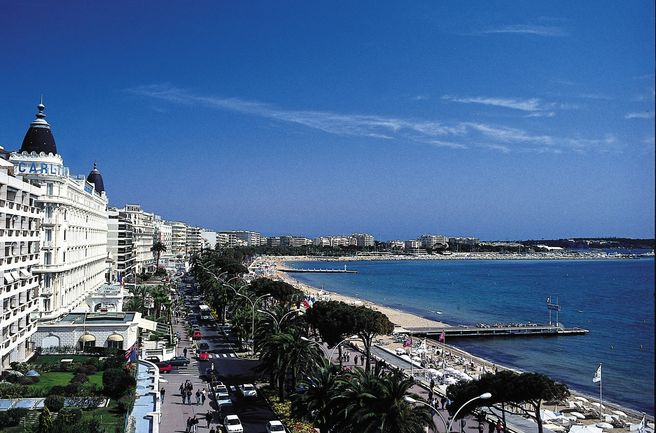 From Nice: Cannes, Antibes & Saint-Paul-de-Vence Day Tour - Promenade de la Croisette & Antibes Old Town (8-Passenger Small Group · Hotel Pickup)