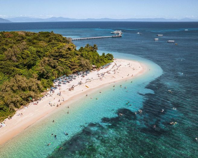 From Cairns: Green Island Late-Start Full-Day Cruise