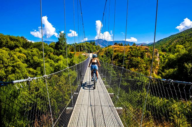 From Queenstown: Arrowtown to Gibbston Wine & Bike Tour