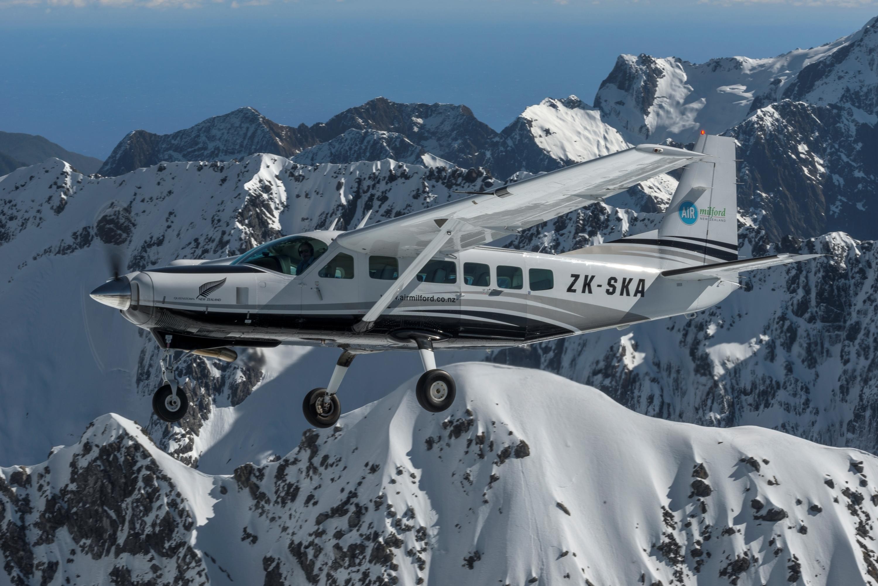 From Queenstown: Milford Sound & Glaciers Scenic Flight