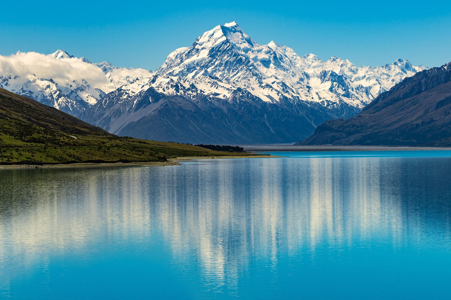From Queenstown: One-Way Tour to Christchurch via Mount Cook and Lake Tekapo