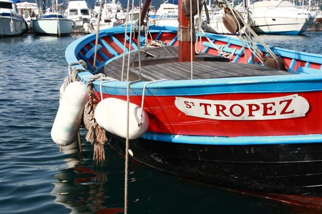 From Nice: Saint-Tropez & Port Grimaud 9-Hour Tour with Sainte-Maxime to Saint-Tropez Boat Cruise (Hotel Pick-up)