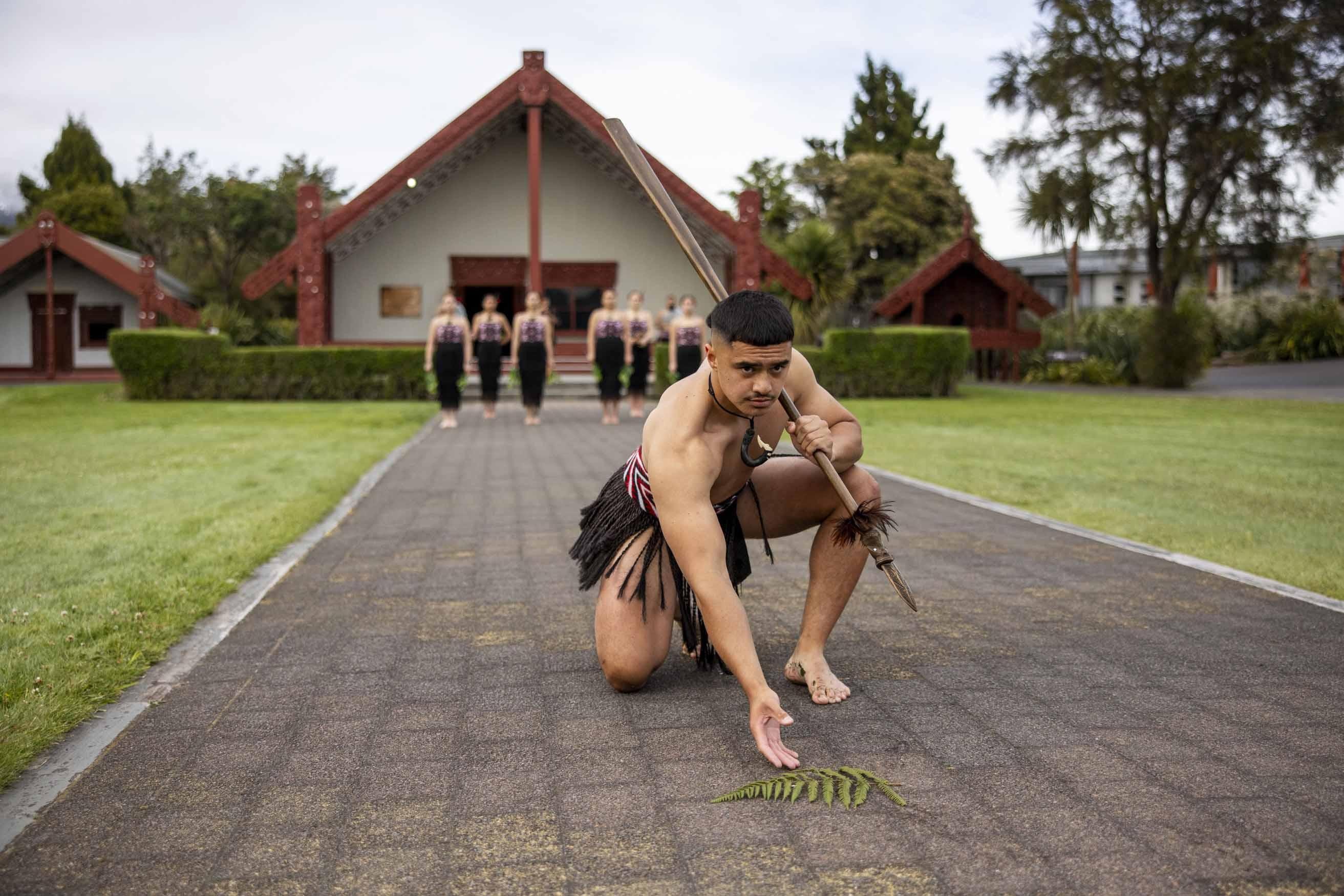 Rotorua Te Puia Te Rā Guided Tour - Haka Cultural Performance Included
