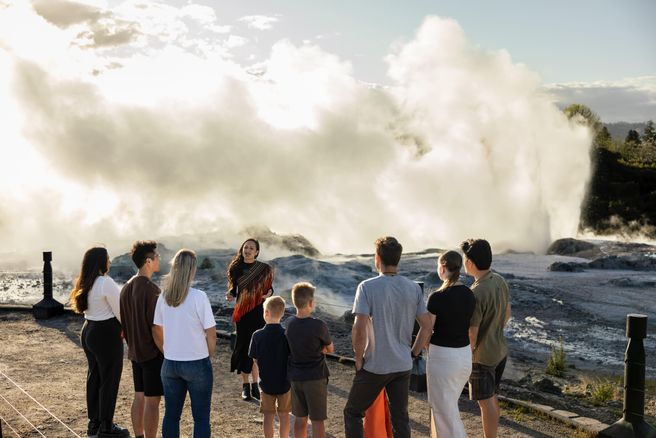 Rotorua Te Puia Te Rā Geothermal Valley Guided Tour