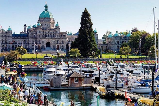 From Vancouver: Victoria & Butchart Gardens Day Tour - Small Group