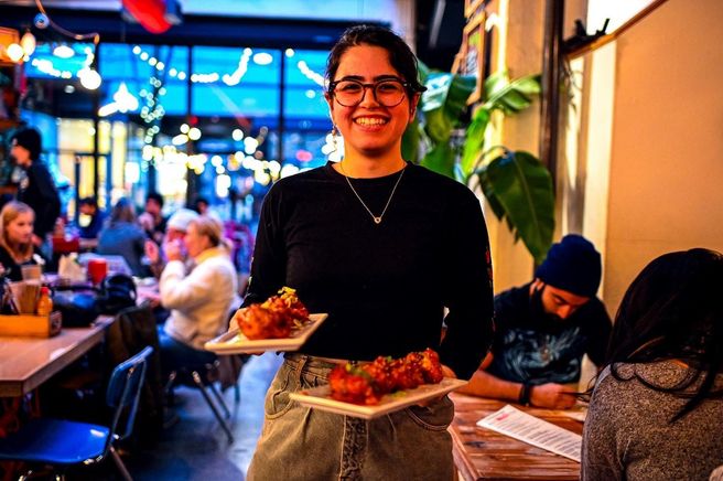 Vancouver Gastown Local Eats 6-Tasting Food Tour