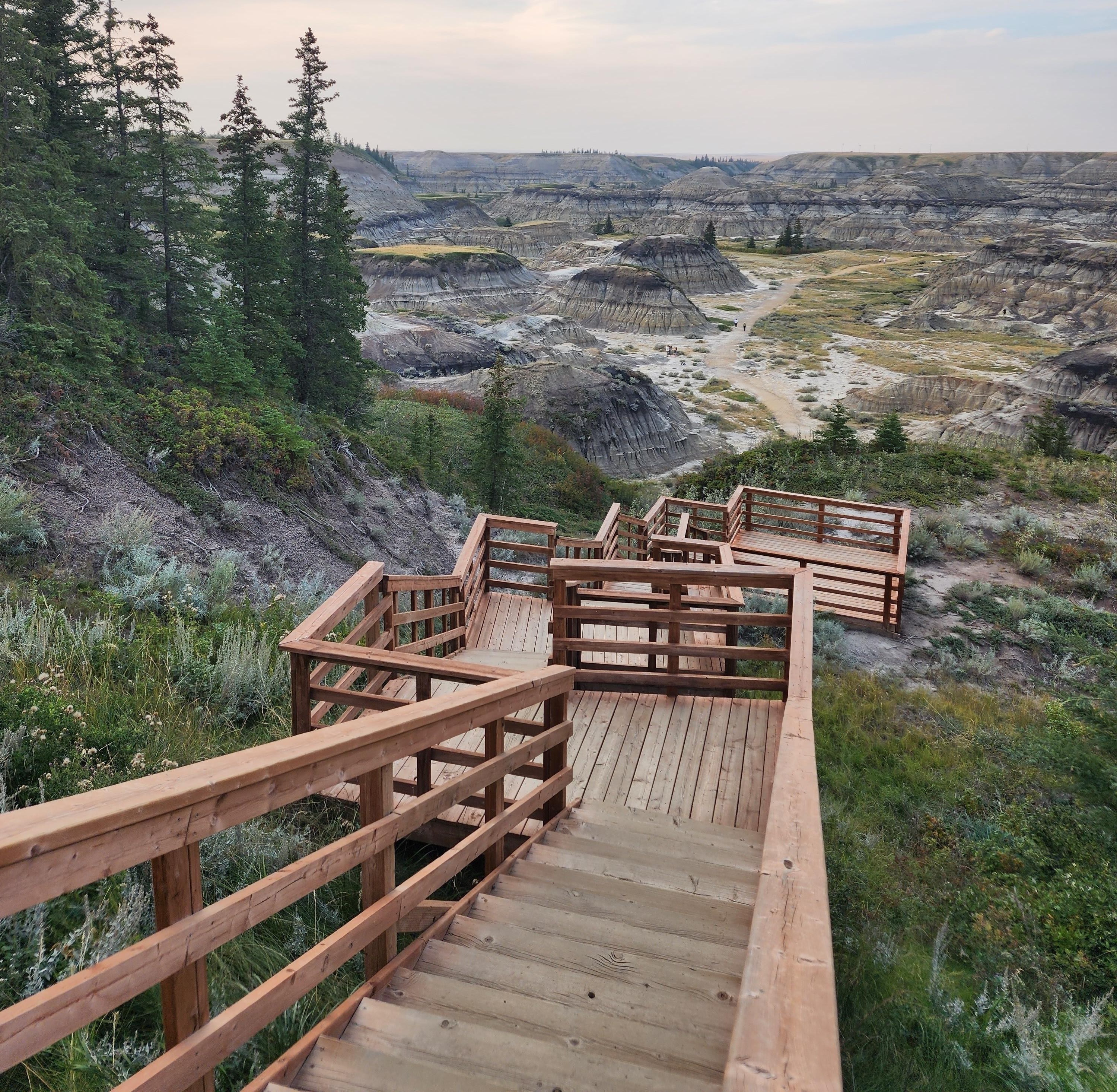 From Calgary & Canmore: Drumheller Badlands & Horseshoe Canyon Day Tour