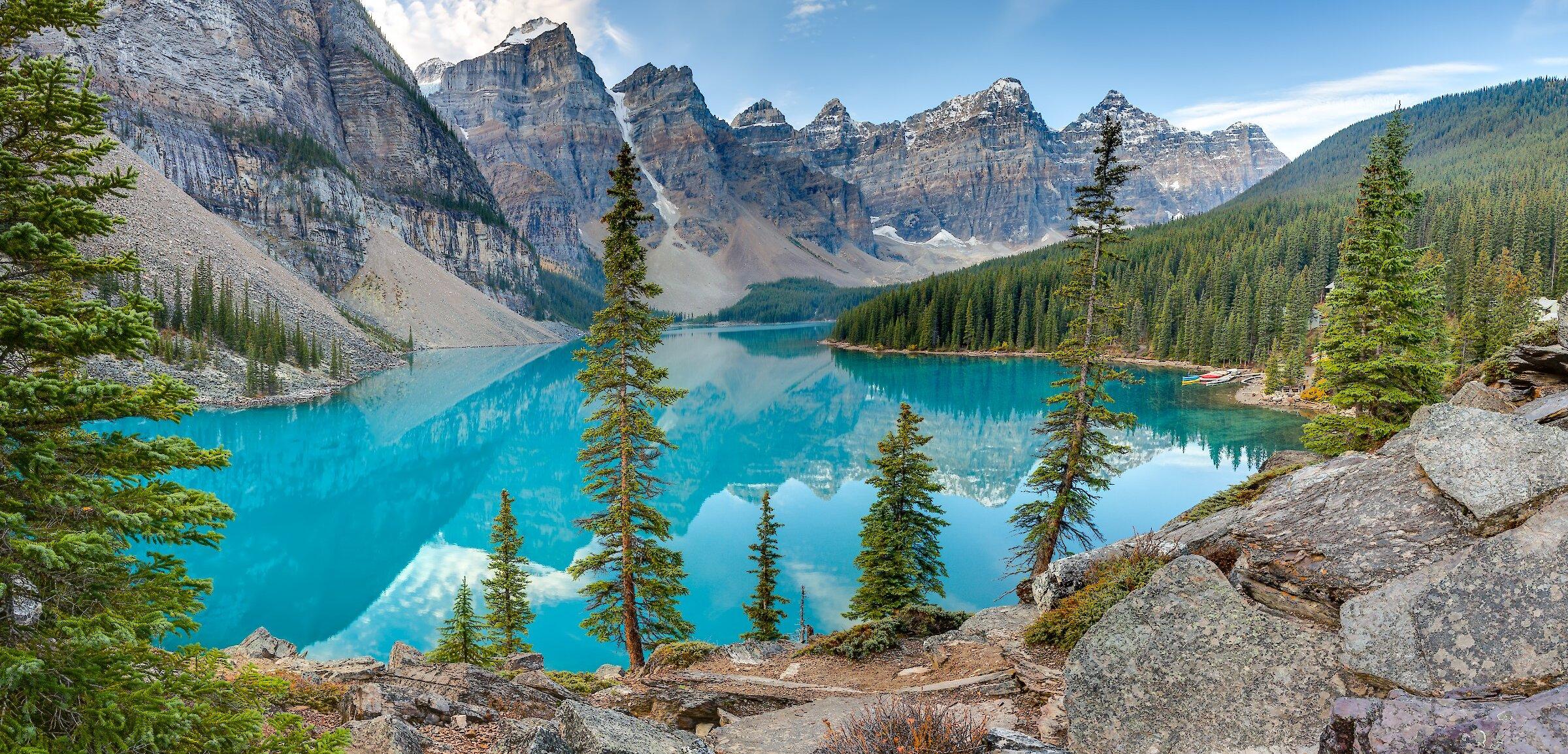 From Calgary: Lake Louise, Moraine Lake & Yoho Natural Bridge Day Tour
