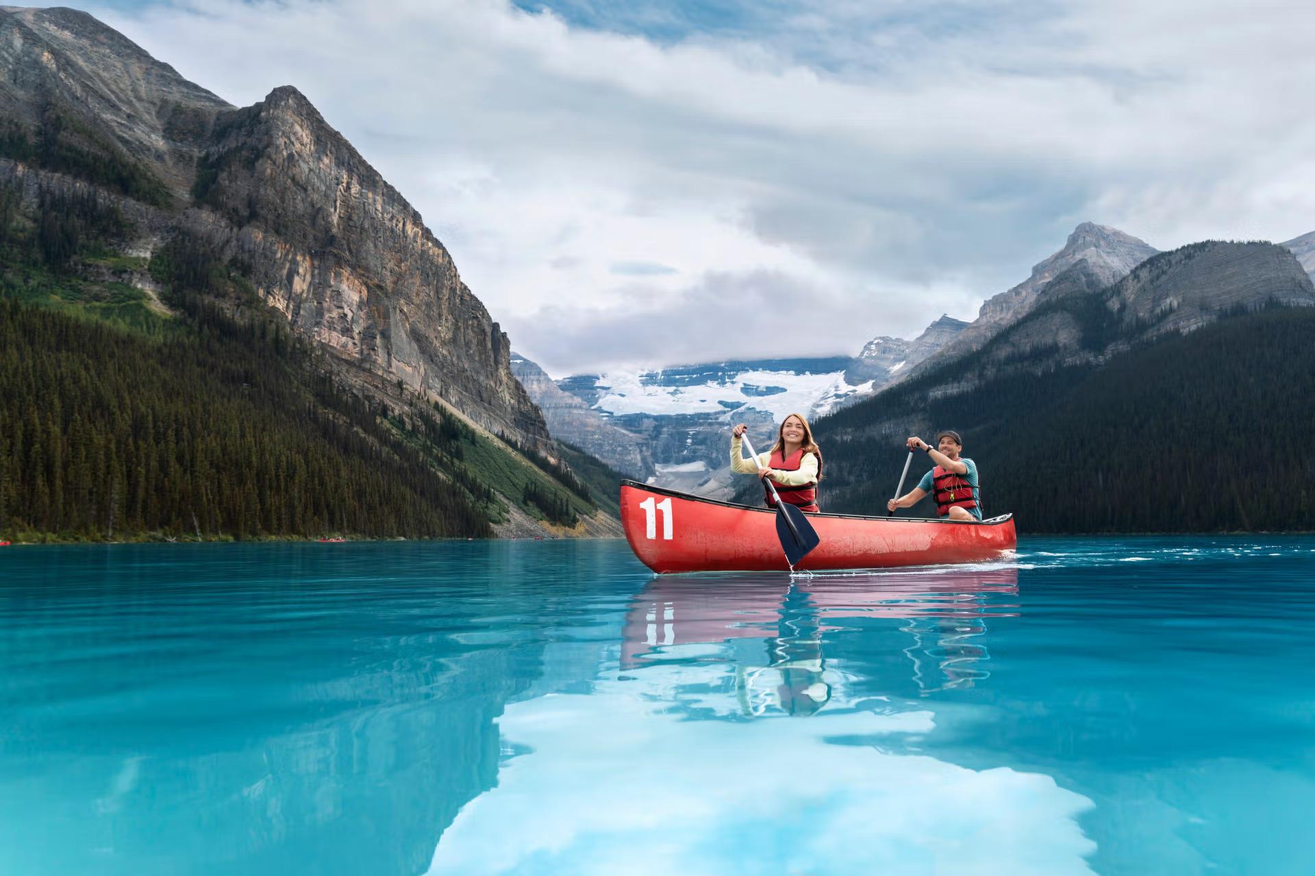 From Banff or Canmore: Lake Louise, Moraine & Emerald Lake Tour - Canoe Priority Access