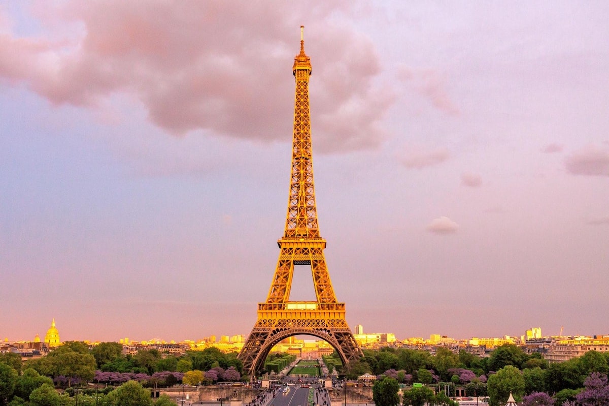Paris Eiffel Tower 2nd Floor & Summit Ticket - English Guide · Timed Group Ticket